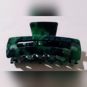Green Hair Claw Clip